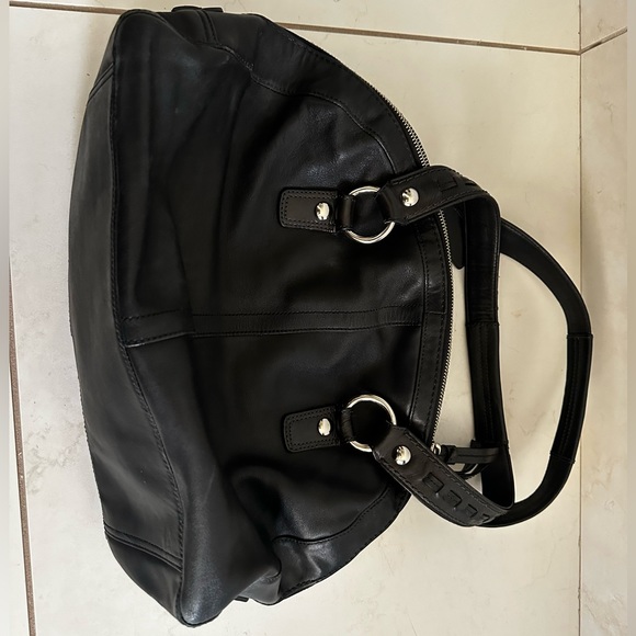 Vintage COACH Soho Courtney Leather Handbag in Black - Picture 5 of 6